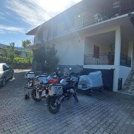 בראט Guest House Xhaferaj מראה חיצוני תמונה