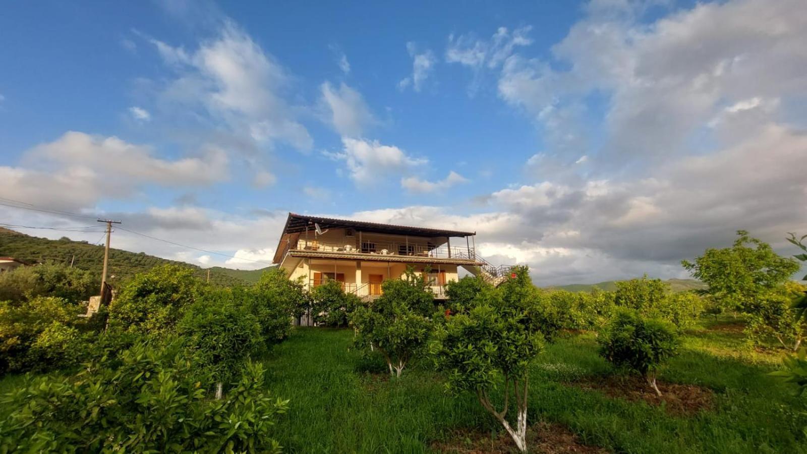 בראט Guest House Xhaferaj מראה חיצוני תמונה